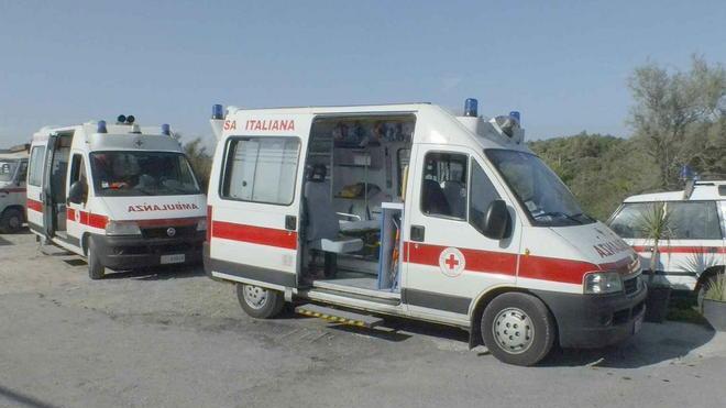 Frontale a Follonica, grave una 21enne