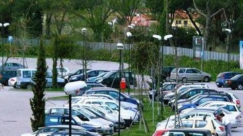 Sit-in contro i parcheggi a pagamento dell’ospedale