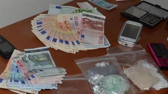 Acquisto e spaccio di eroina Patteggiamento da 18 mesi