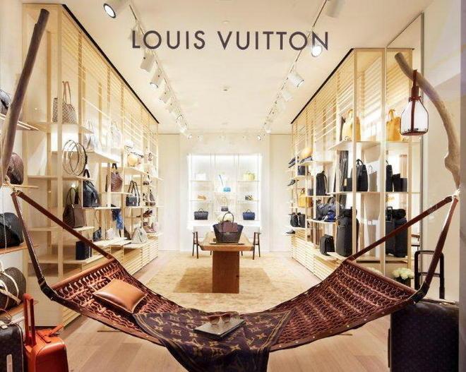 Louis Vuitton “congela” lo stabilimento a Fucecchio 