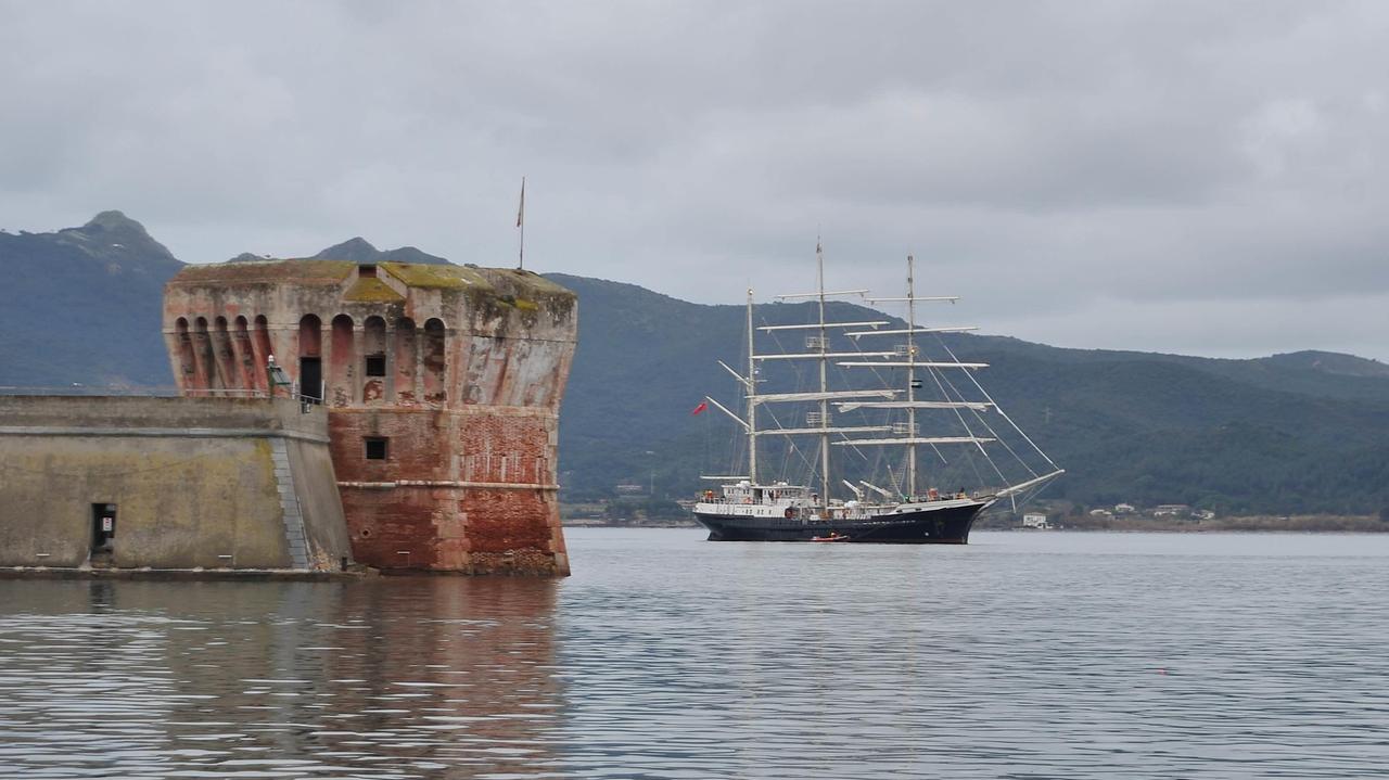 In porto ecco Tenacious, il veliero senza barriere