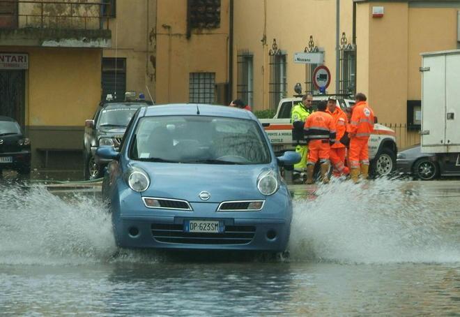 Il rio rompe gli argini l’Oltreserchio va ko 