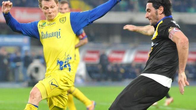 Perla di Cassano e ancora Lucarelli-gol: il Parma rimonta e affonda il Chievo