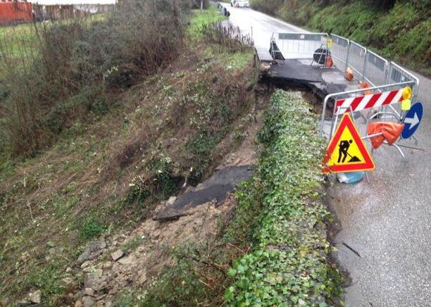 Traffico di camion in tilt per la frana 