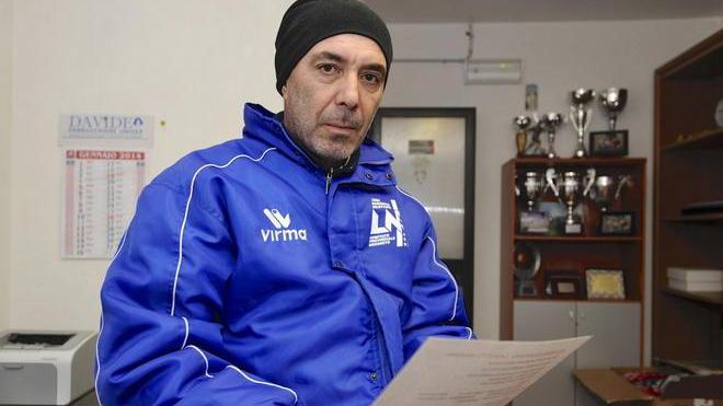 Il mister punito diventa caso nazionale