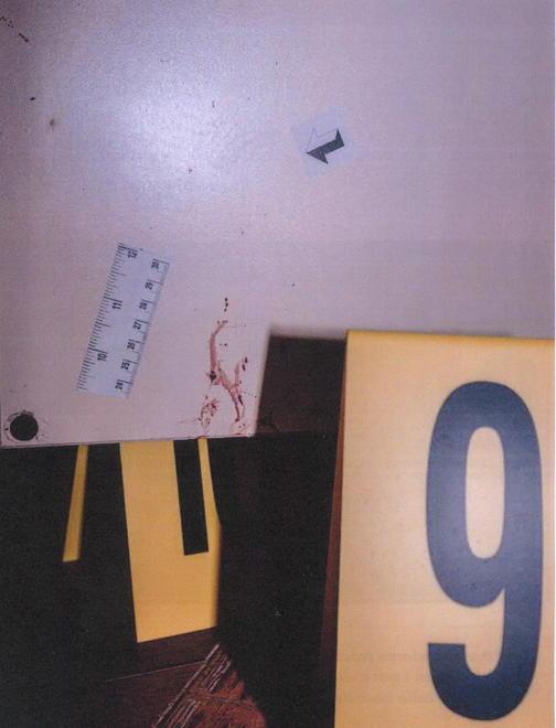 Tracce di sangue di uno sconosciuto in tre campioni isolati dal Ris 
