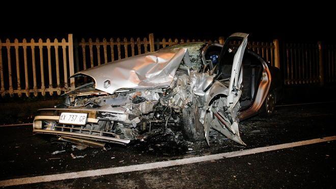 Scontro frontale su via della Gronda, gravi due automobilisti