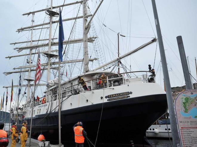 A bordo del “Tenacious”, il veliero senza barriere 