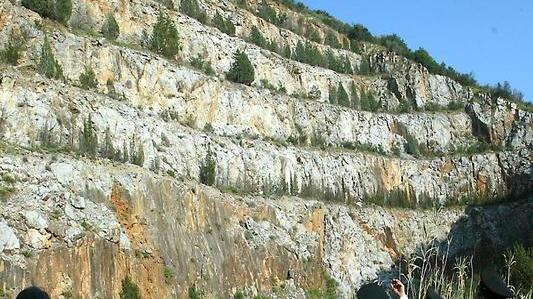 Palestra di roccia alla Cava Grigia di Monsummano