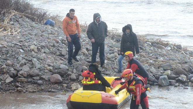 Pedrasdefogu, fiume blocca 12 persone
