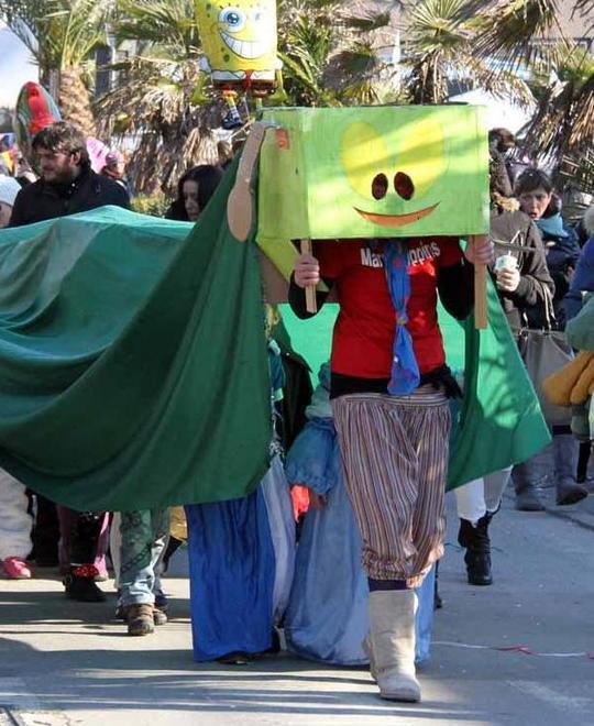 Carnevale a Marina Rc a Traversi: è caduto male dal pero