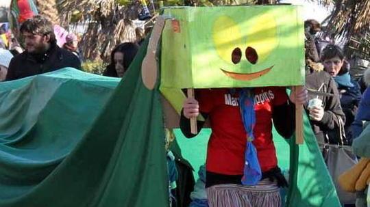 Carnevale a Marina Rc a Traversi: è caduto male dal pero