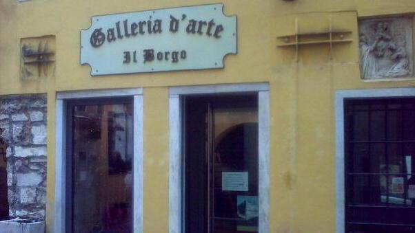 L’arte rinasce in piazza del Duomo: apre nuovo atelier