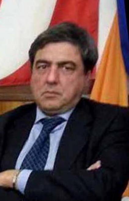 Apuafarma, pressing del Pd su Danesi 