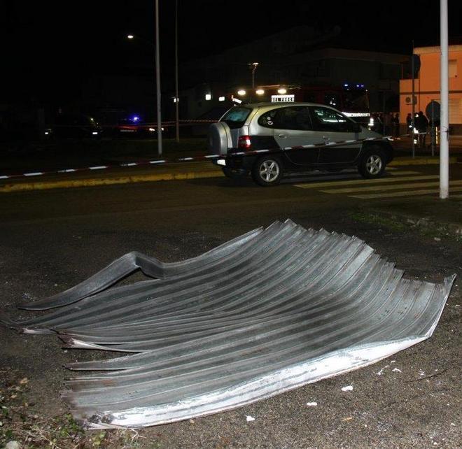 Bomba distrugge un bar-pizzeria 