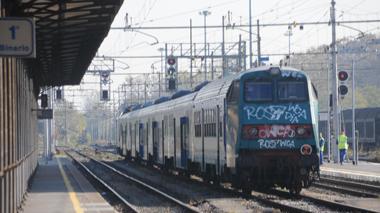 Treni in ritardo e traffico in tilt