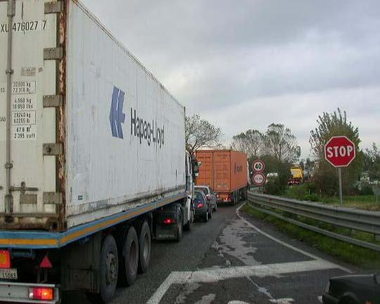 Incidente sulla Variante, traffico a rilento per un'ora