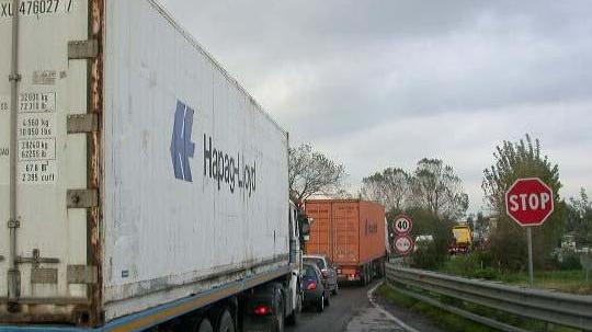 Incidente sulla Variante, traffico a rilento per un'ora