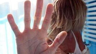 Violenza sulla figlia dei vicini: condannato a 5 anni di carcere