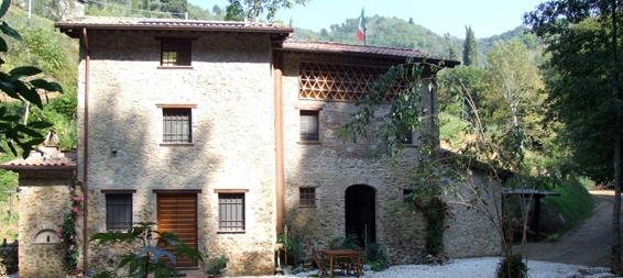 Agriturismo ancora minacciato da due frane 
