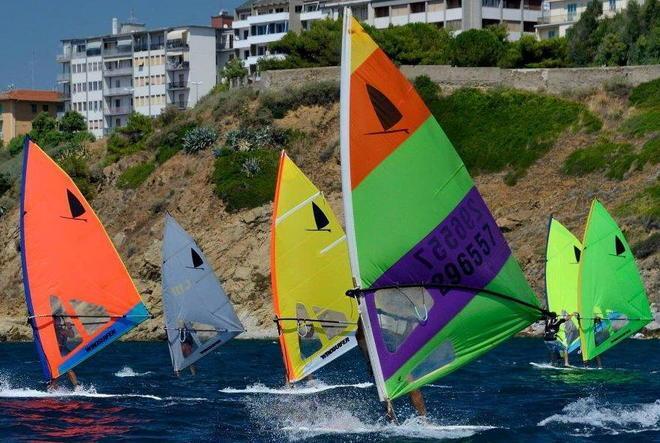 Torna in acqua la brigata della classe windsurfer