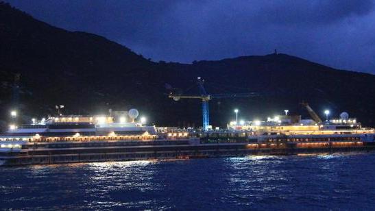 Una passeggiata surreale nel relitto della Concordia