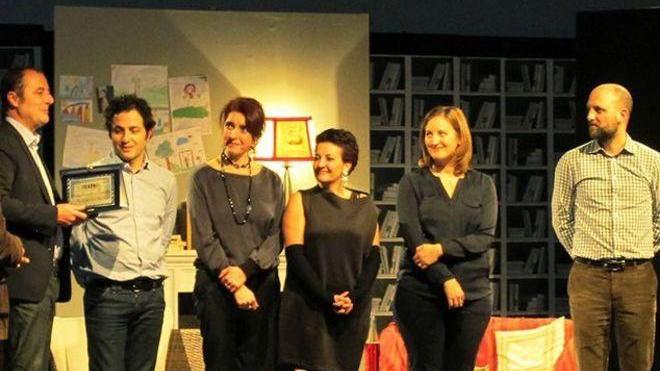 “Una cena tra amici” e i ragazzi della “Ciurma” giocano con gli equivoci
