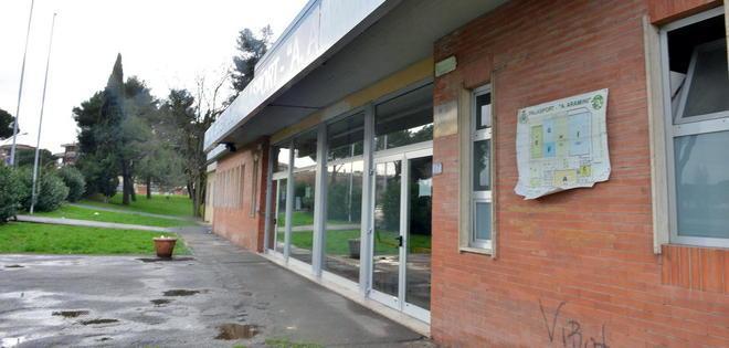 Maxi-furto nello spogliatoio mentre le ragazzine si stanno allenando 