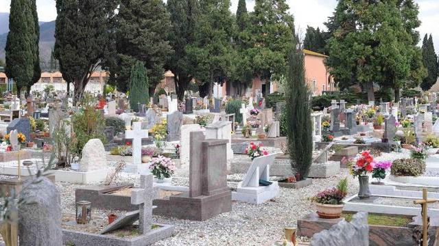 Scandalo delle tombe riciclate: 6 indagati