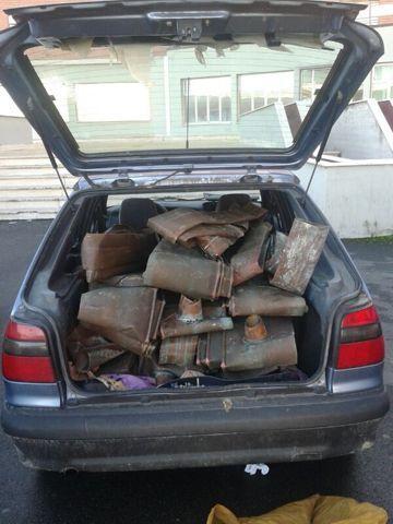 Ladro di rame tenta di sparare a un poliziotto 