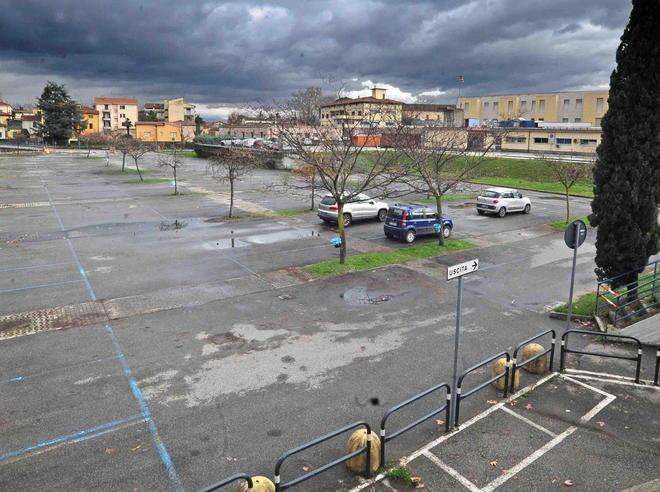 Un flop il parcheggio del vecchio Ceppo 