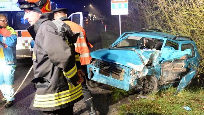 Scontro frontale tra due auto, muore un pensionato di 78 anni
