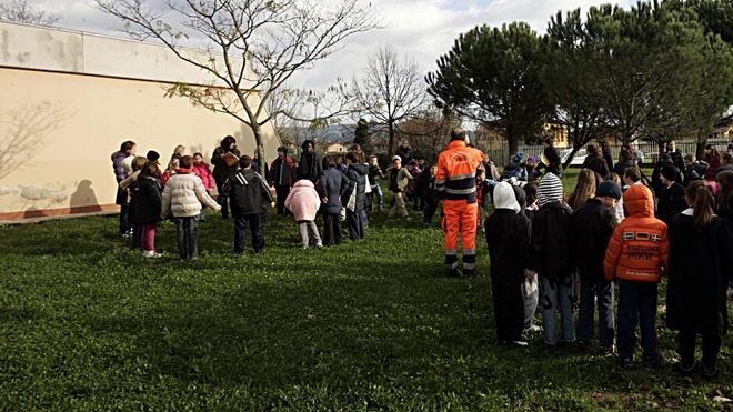Un prefabbricato al posto della scuola di Villa Ankuri