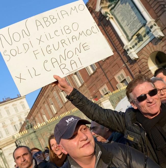 Rischio stangata per 6mila famiglie che non pagano il canone Rai 