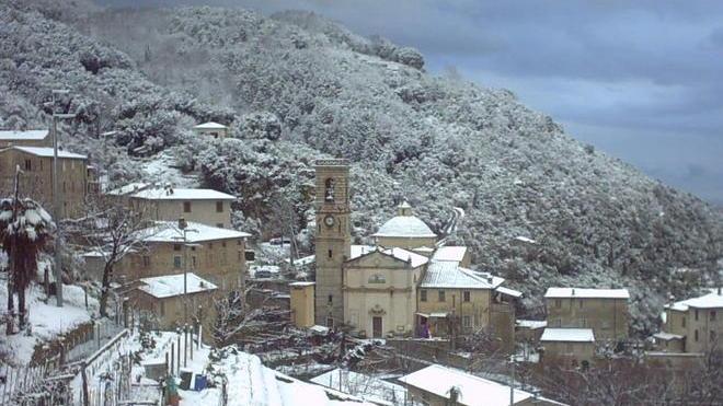 Allerta meteo per neve in Alta Versilia