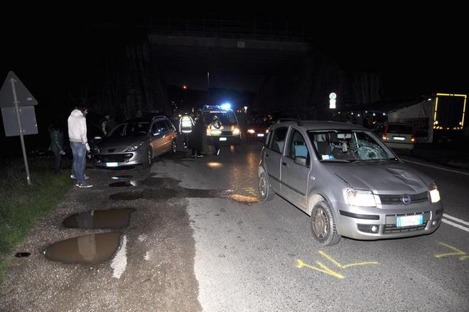 Grave donna investita da un’auto in via del Paratino 