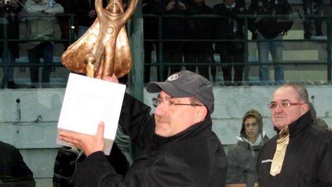 Erba sintetica allo stadio del Pini