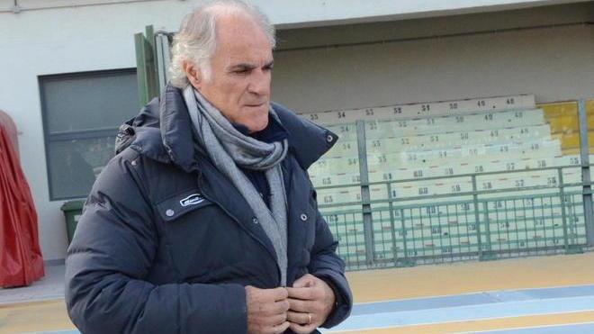 Nuovo valzer sulle panchine: silurati Cuccureddu e Perrone