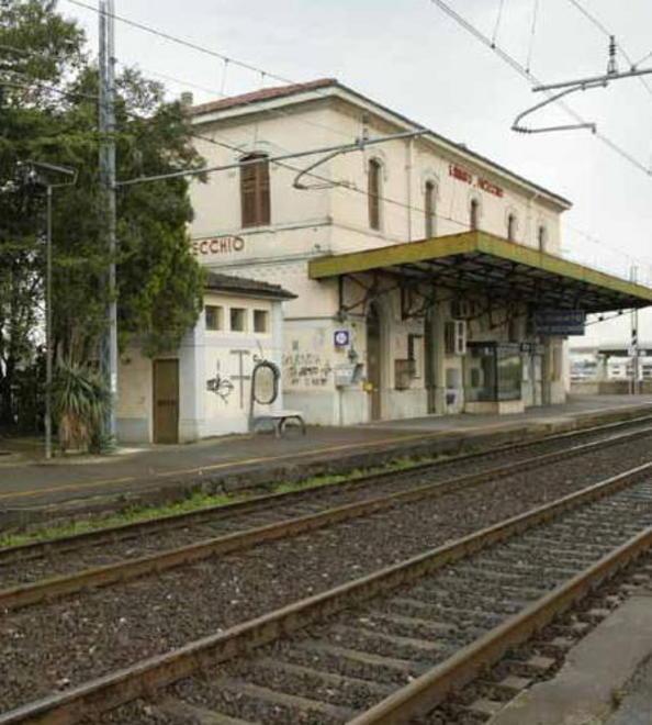 Stazione, “compleanno” con disagi e vandalismi 