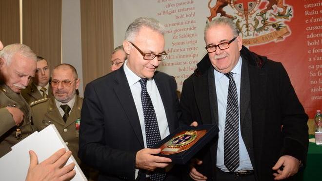 Il ministro della difesa Mauro a Olbia: i poligoni militari sardi sono necessari 