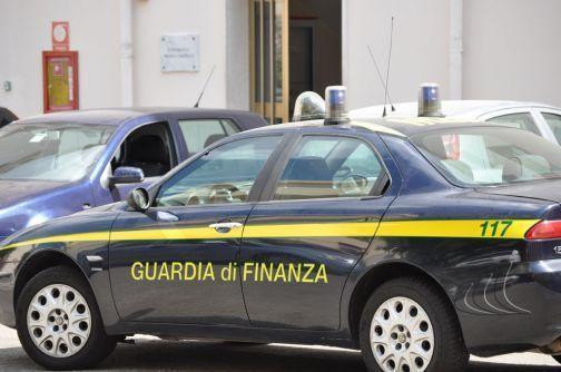 Prestiti a usura ai negozianti del centro: due arresti