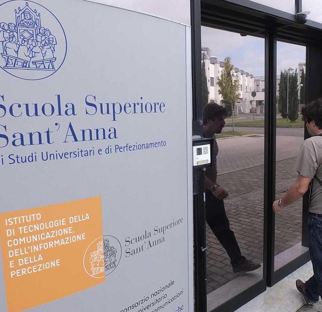 Oltre l’acciaio con natura e manifattura 