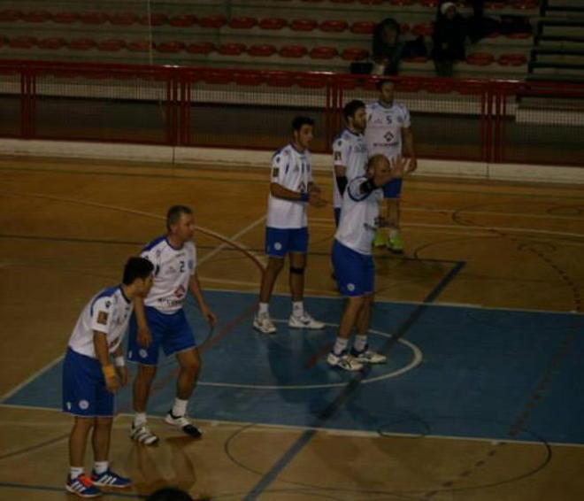 Pallamano Follonica vince e resta in vetta