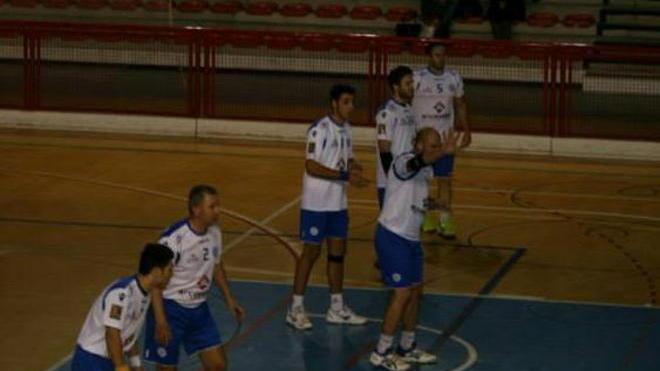 Pallamano Follonica vince e resta in vetta