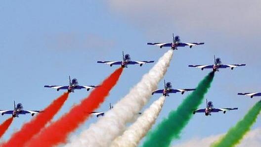 Frecce tricolori due passaggi in Lucchesia