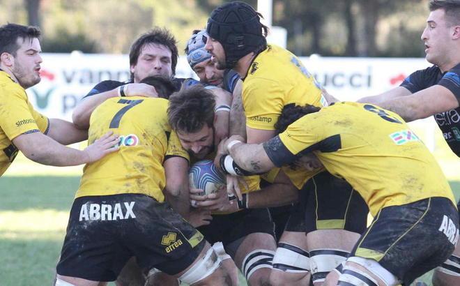 Prato, col fanalino è vietato distrarsi 