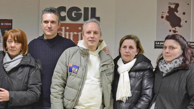 In 7 mesi pagato un solo stipendio