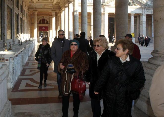 Più turisti a ottobre, ma “mordi e fuggi” 