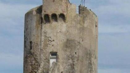 Lavori ai piedi della torre medicea