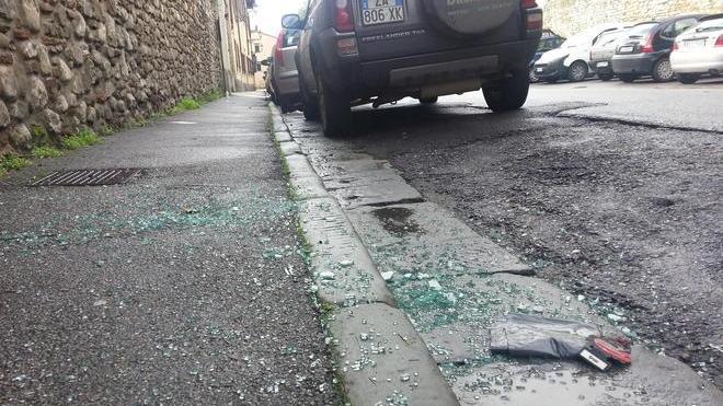 Di nuovo in azione i vandali in via Di Gherardo